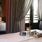 Szálloda Oria *