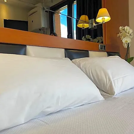 U-hotel Boutique Oria Hotel *